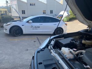 Mechanic in Salisbury issuing a roadworthy certificate